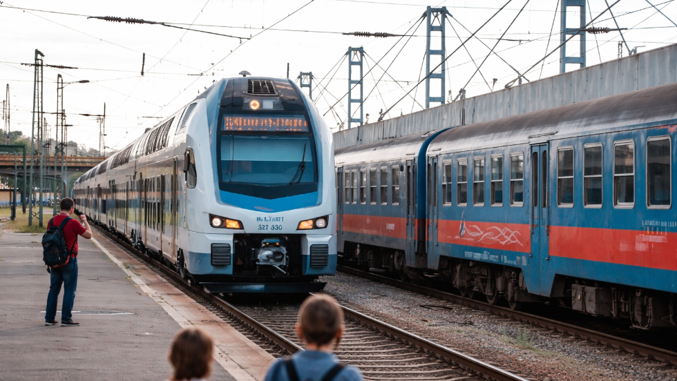 Mentesítő vonatok indulnak Budapestről több vidéki nagyváros felé Mentesítő vonatok indulnak Budapestről több vidéki nagyváros felé