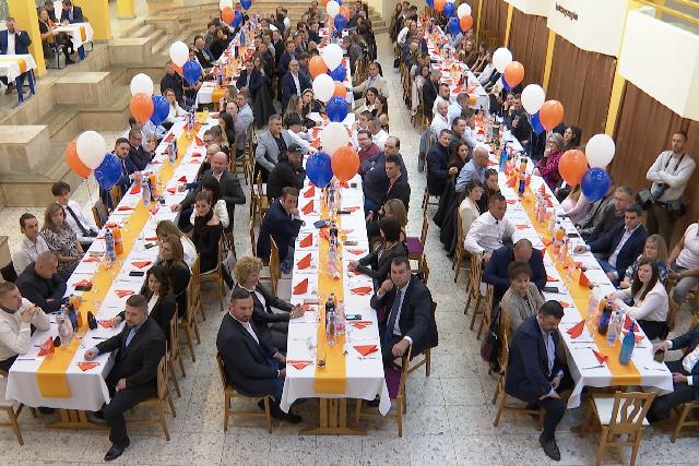 Fiatalok estje - mintegy 200 támogató munkáját köszönték meg Fiatalok estje - mintegy 200 támogató munkáját köszönték meg