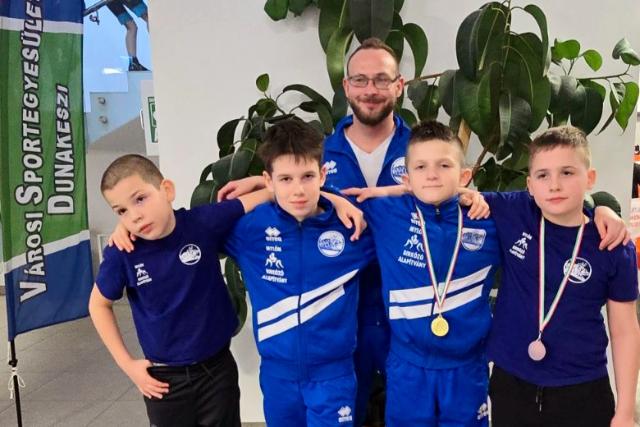 Arany- �s bronz�rem Dunakeszir�l a zalaegerszegi birk�z�knak