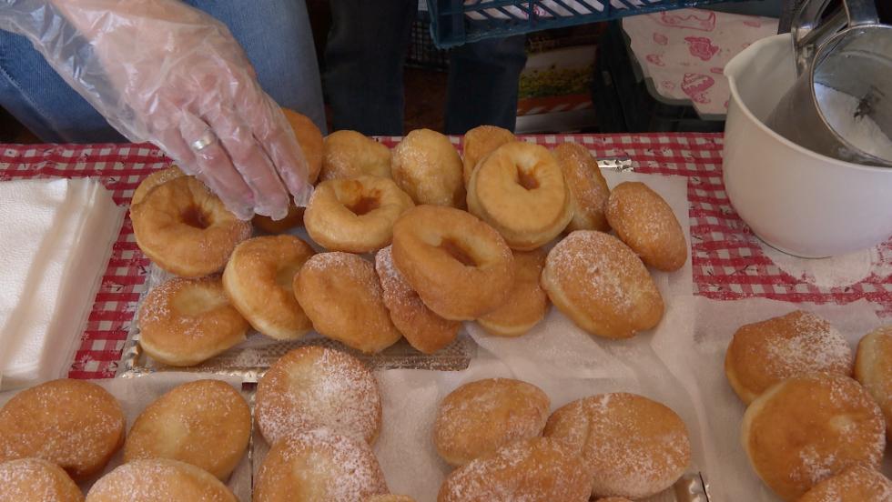 Jótékonysági célt szolgált idén is a fánkvásár Jótékonysági célt szolgált idén is a fánkvásár