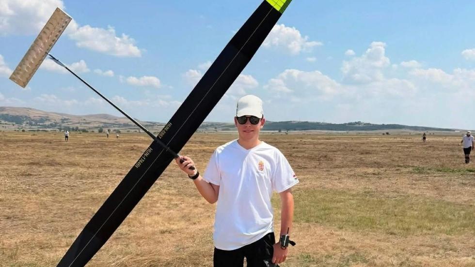 A vil�g legjobbjai k�z�tt v�gzett a zalaegerszegi modellez�, Nagy Gerg� Vilmos