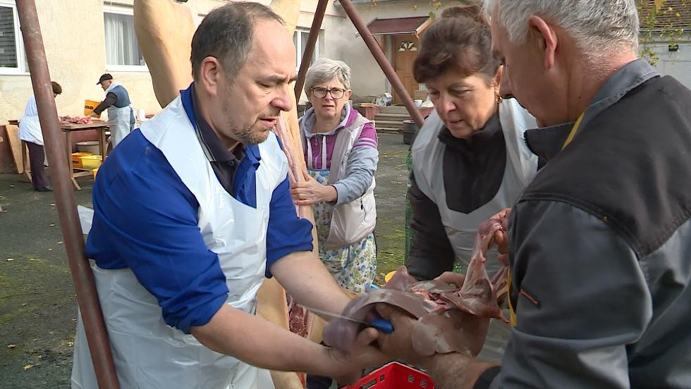 Disznót vágtak Andráshidán Disznót vágtak Andráshidán