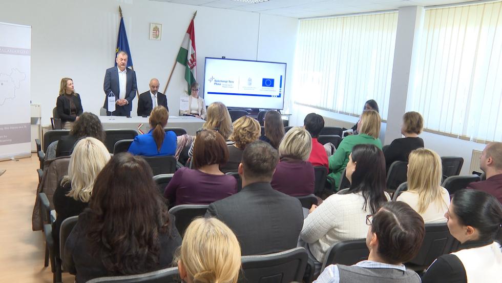 Es�lyteremt�s – Projektz�r� a tanker�leti k�zpontban