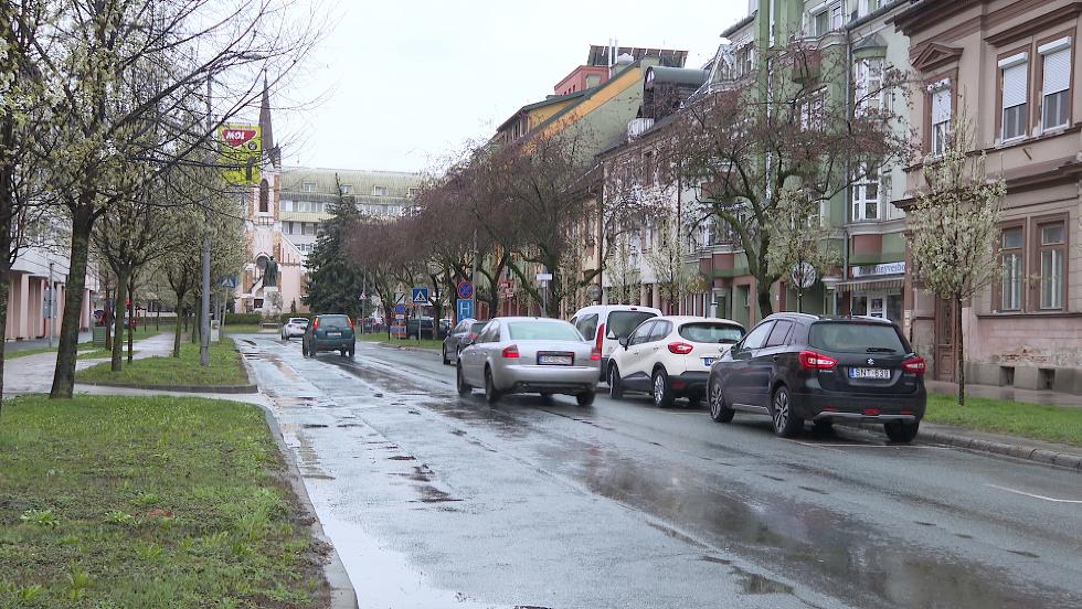 Az öveket ellenőrzik Az öveket ellenőrzik