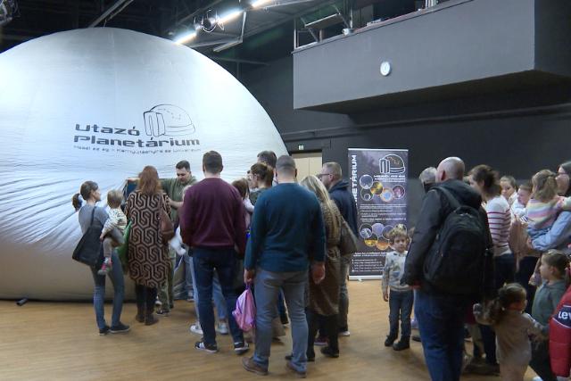 Ez�ttal is nagy sikert aratott Zalaegerszegen az Utaz� Planet�rium