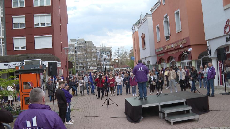 Demonstrcit szervezett a Momentum Zalaegerszegen