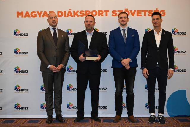 Bognár Szabolcs elnyerte Zala vármegye legeredményesebb Diákolimpia® testnevelője díjat Bognár Szabolcs elnyerte Zala vármegye legeredményesebb Diákolimpia® testnevelője díjat