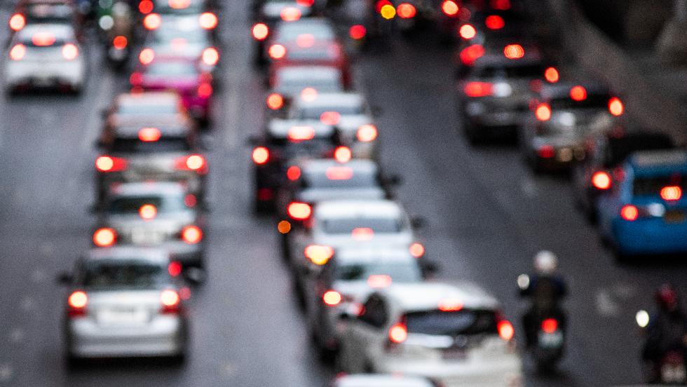 Négyes karambol történt az M0-s autóúton, több kilométeres a torlódás Négyes karambol történt az M0-s autóúton, több kilométeres a torlódás