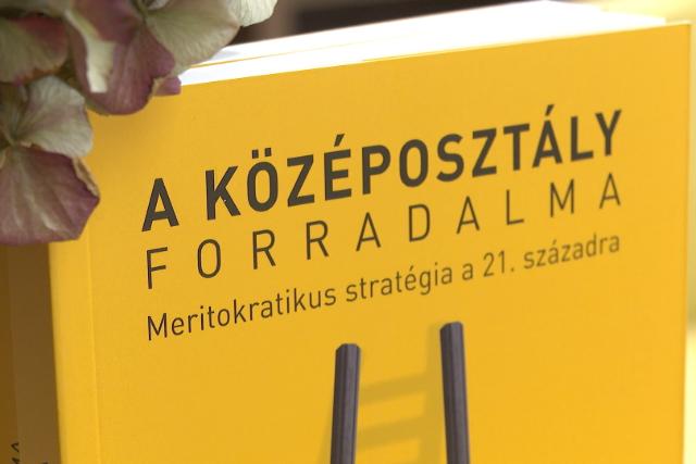 Középosztály forradalma - előadás Zalaegerszegen Középosztály forradalma - előadás Zalaegerszegen