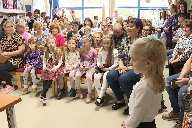 Őszölelő versmondó versenyt rendeztek a könyvtárban Őszölelő versmondó versenyt rendeztek a könyvtárban