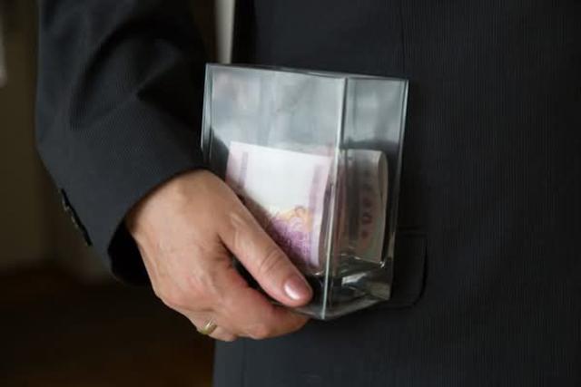 Hov� megy a p�nz? Minden szerz�d�s el�rhet� Zalaegerszegen