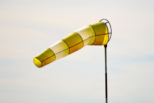 Vas�rnap �rkezik a viharos sz�l