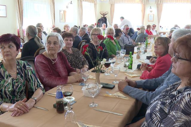 �v�rt�kel� �s n�napi b�l a Zalaegerszegi Honv�d Klubban 