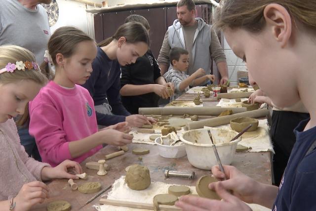 H�sv�ti Nyitott M�helygal�ri�k Napj�ra v�rt�k a csal�dokat