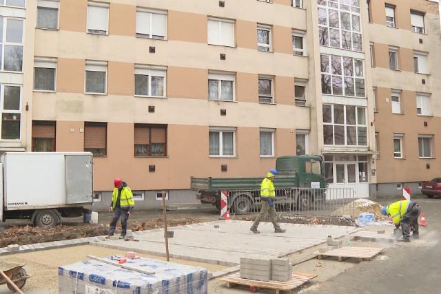 j parkolk plnek a Platn soron