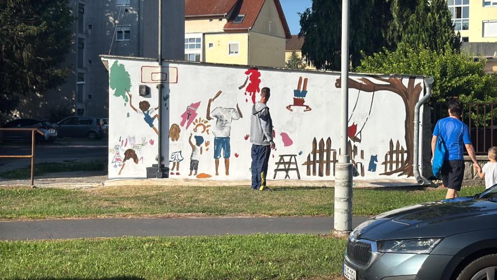 Rajzverseny gy�ztes�nek m�ve ker�l a Mikes ovi melletti gar�zsfalra