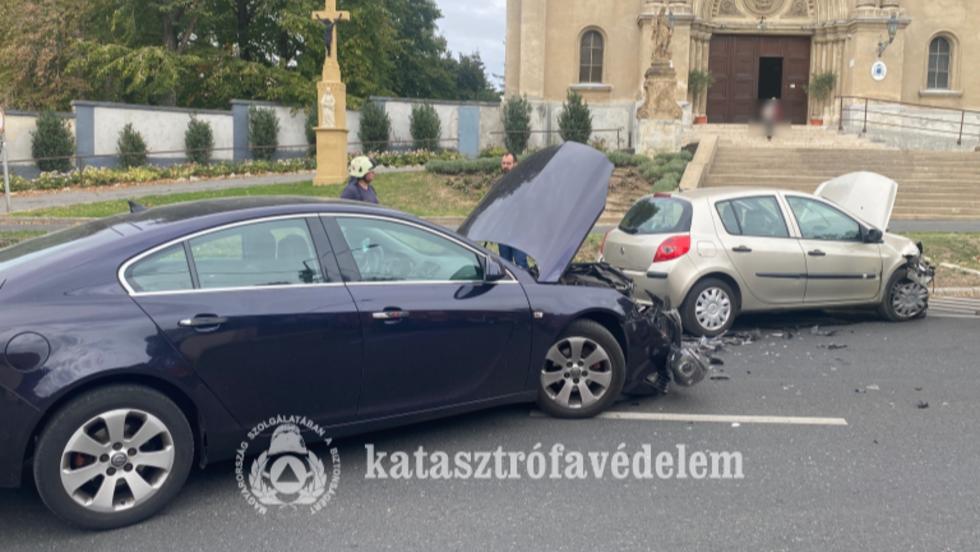 Két autó ütközött Keszthelyen Két autó ütközött Keszthelyen