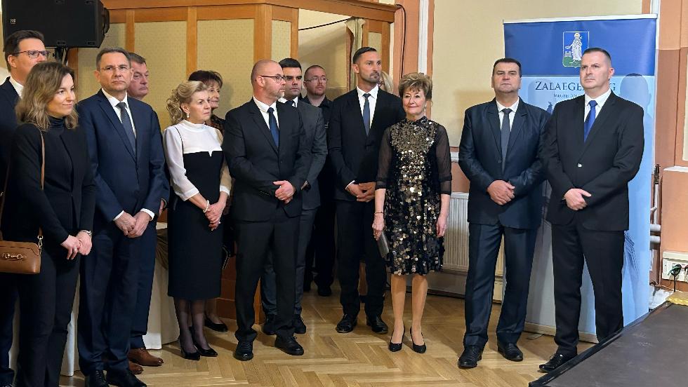 Újévi fogadás - több száz vendéget várnak az Arany Bárány Szálloda Télikertjébe Újévi fogadás - több száz vendéget várnak az Arany Bárány Szálloda Télikertjébe