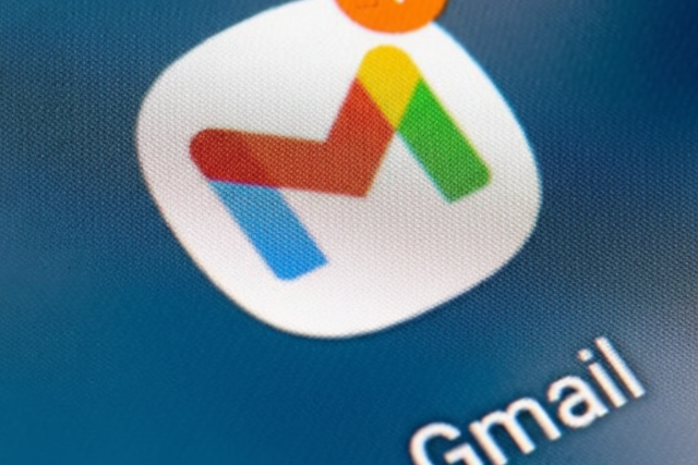 V�ge a k�nos Gmail-c�mek korszak�nak: l�p a Google