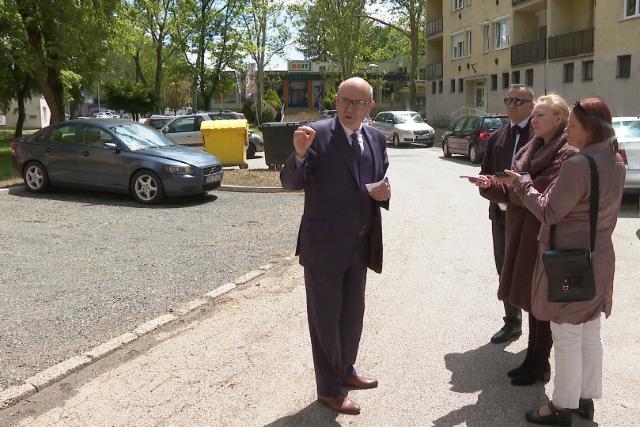 �j parkol�k a Landorhegyi v�rosr�szben