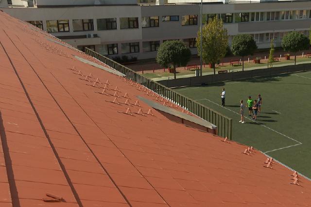 Felújították a tetőt a Petőfi iskolában Felújították a tetőt a Petőfi iskolában