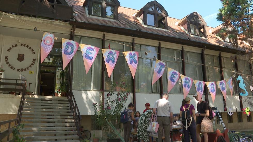 Teraszzáró parti a Deák-könyvtárban Teraszzáró parti a Deák-könyvtárban