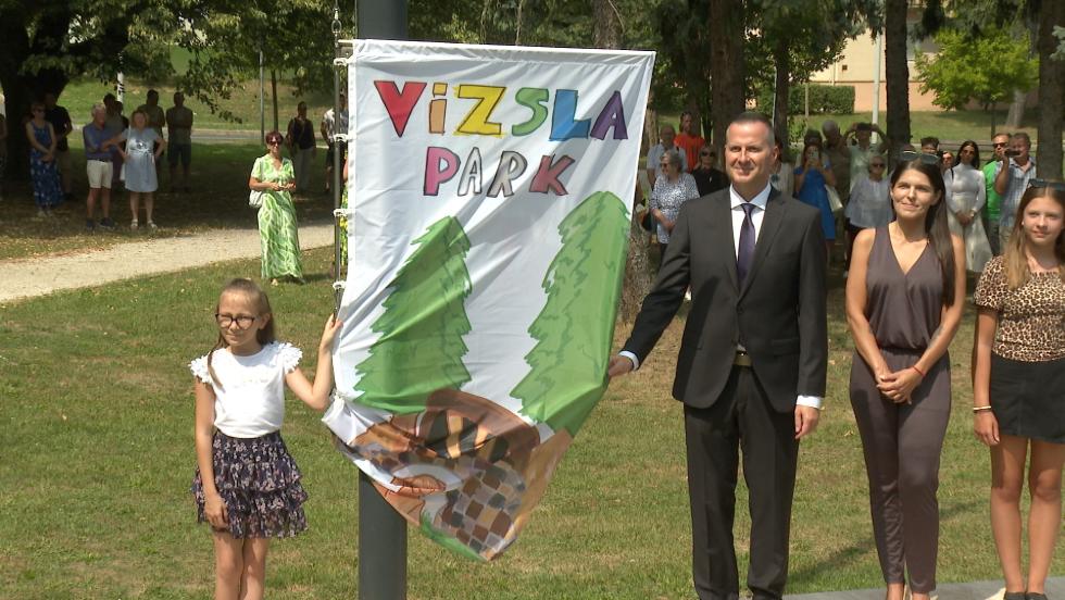 Felavattk a Vizslapark zszlajt