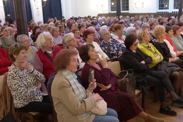 N�napot �nnepeltek a sz�pkor�ak