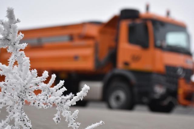 Nonstop kszenlt a tli utakon: dolgozik a Magyar Kzt