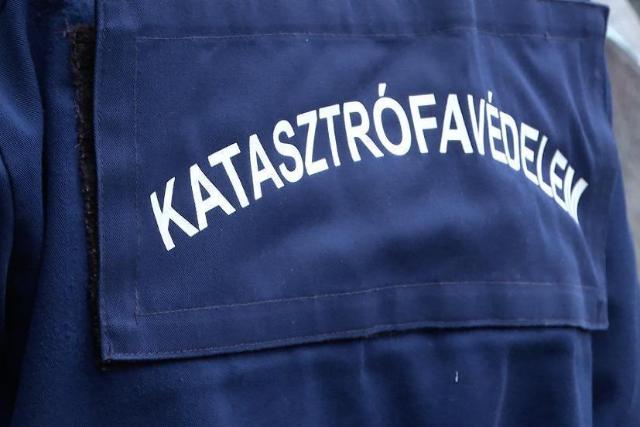 Baleset a 8-as főúton: tejszállító kamion ütközött személyautóval Baleset a 8-as főúton: tejszállító kamion ütközött személyautóval