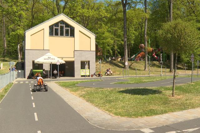 Di�kmunka, nem csak ny�ron