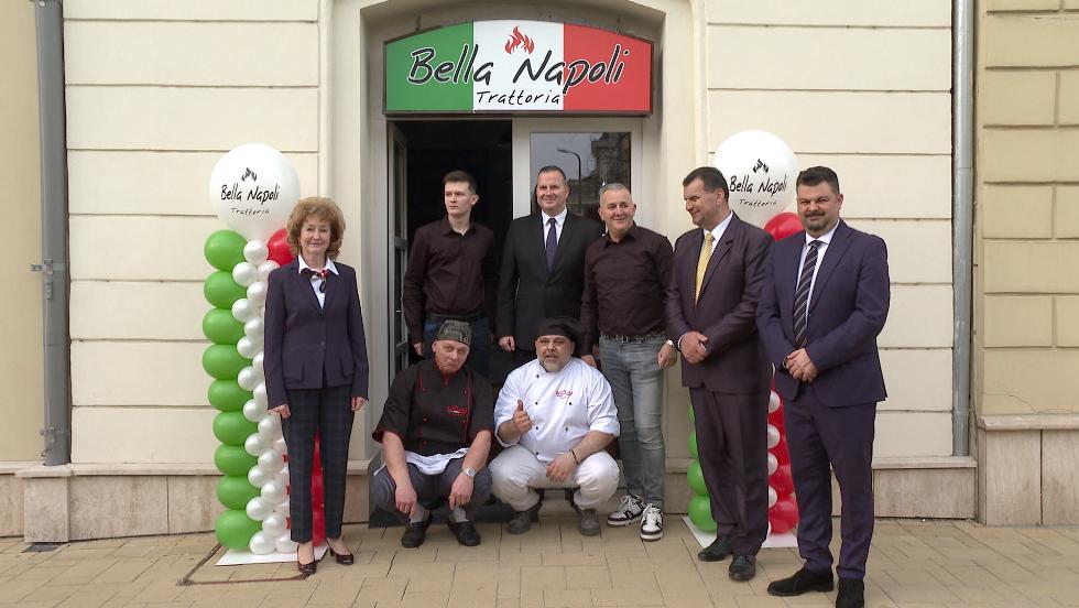 Megnyitották a Bella Pizzériát Megnyitották a Bella Pizzériát