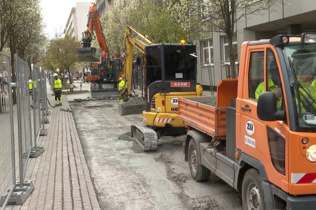 Rekonstrukci� – Folytatj�k a Kossuth utca fel�j�t�s�t