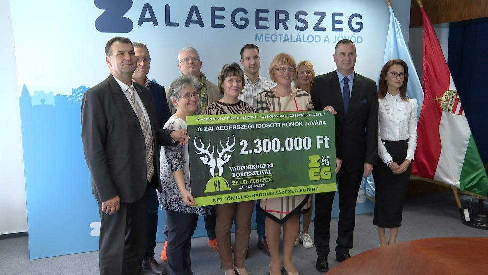 Átadták az idei vadpörkölt- és borfesztivál jótékonysági bevételét Átadták az idei vadpörkölt- és borfesztivál jótékonysági bevételét