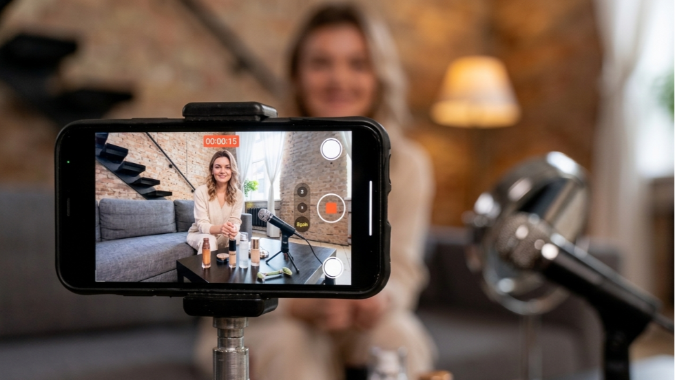 A plus size influenszer állítása szerint ki kellene szélesíteni a szállodák folyosóit A plus size influenszer állítása szerint ki kellene szélesíteni a szállodák folyosóit