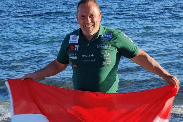 Extr�m t�vra k�sz�l M�nyoki Attila