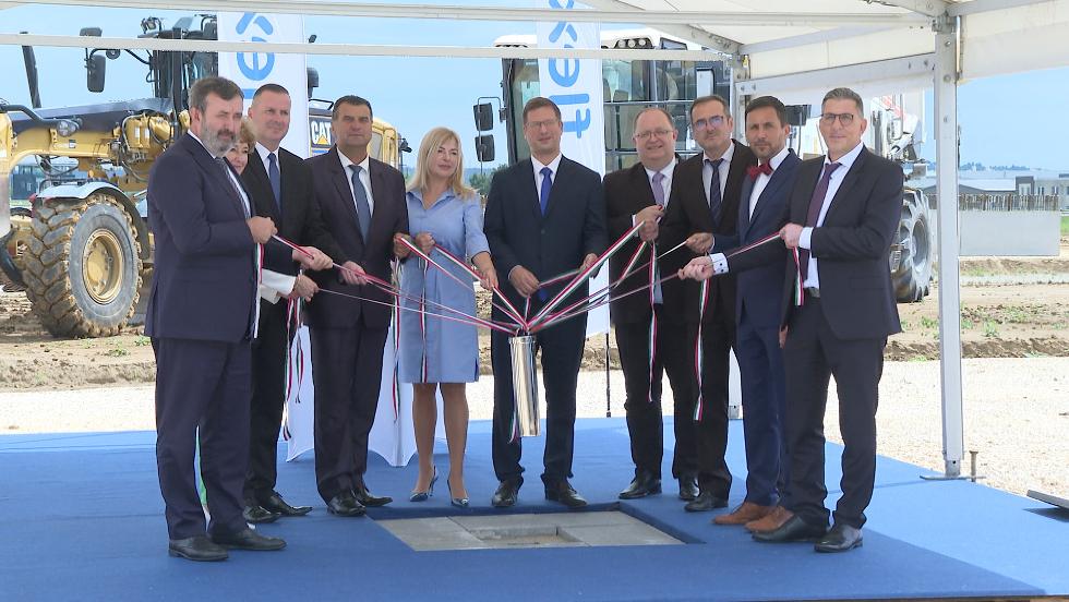Letették a Flex több mint 90 millió eurós zalaegerszegi beruházásának alapkövét Letették a Flex több mint 90 millió eurós zalaegerszegi beruházásának alapkövét