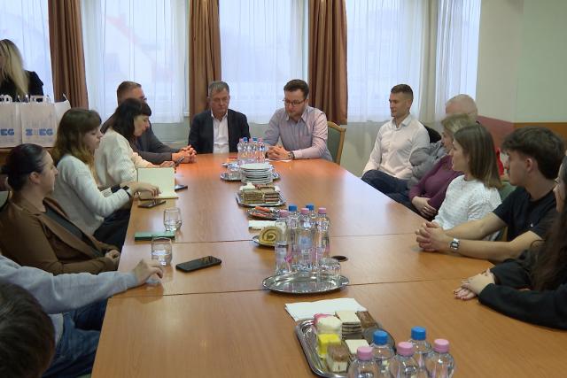 K�sz�netet mondtak a r�sztvev�knek az Ifj�s�gi F�v�ros p�ly�zaton