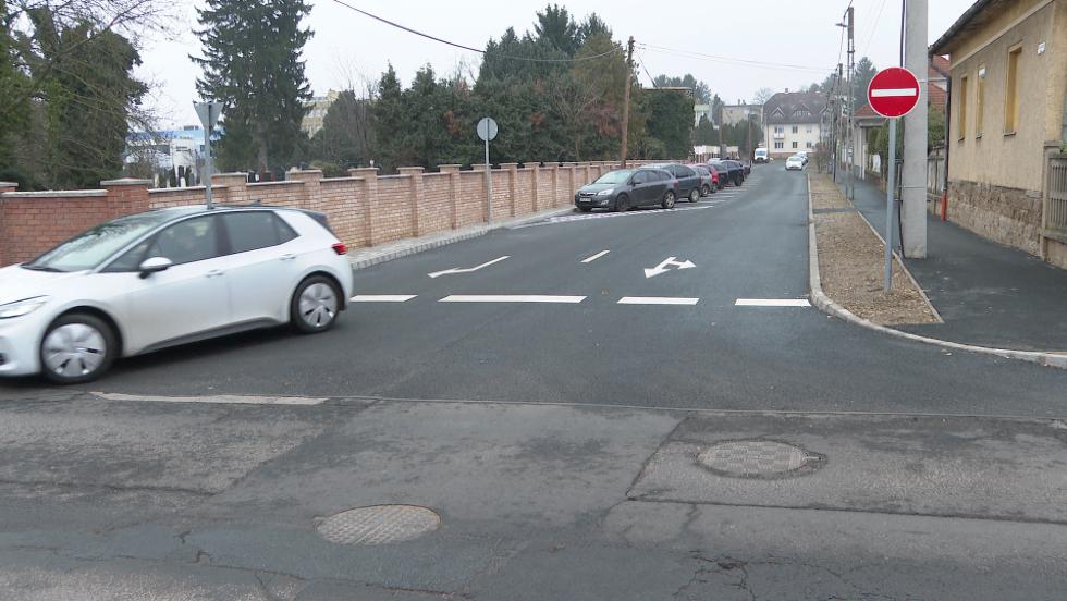 Megjult a Hoffhalter utca