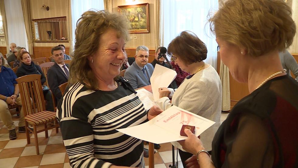 Sokszoros véradókat köszöntöttek Sokszoros véradókat köszöntöttek