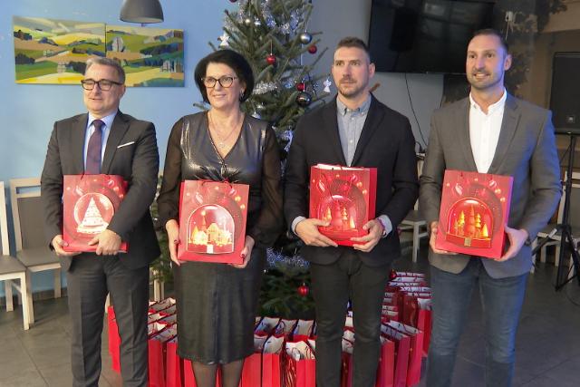 Megajándékozták a Gyermekotthon lakóit Megajándékozták a Gyermekotthon lakóit