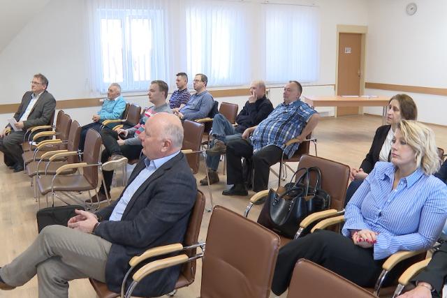 Kamarai aktivit�s �s k�z�ss�g�p�t�s