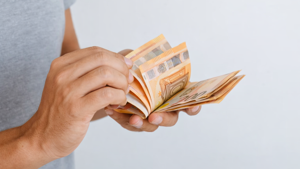 Öt ember ellen emeltek vádat Zalában pénzmosás miatt Öt ember ellen emeltek vádat Zalában pénzmosás miatt