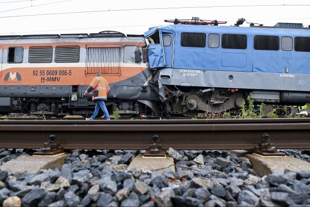 Vonatbaleset történt Sápon, többen sérültek - Frissítve Vonatbaleset történt Sápon, többen sérültek - Frissítve