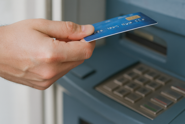 Dupl�j�ra n� az ingyenes k�szp�nzfelv�tel �sszege febru�rt�l