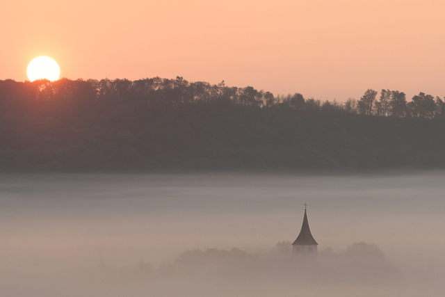 Romlik a leveg� min�s�ge, a szmog napokig vel�nk maradhat