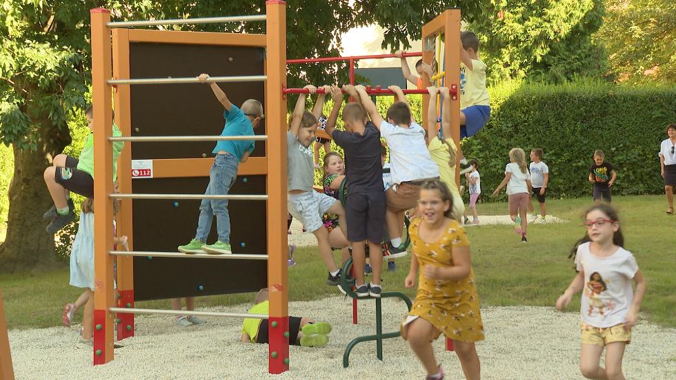 Új játszótérrel bővült az Eötvös-iskola Új játszótérrel bővült az Eötvös-iskola