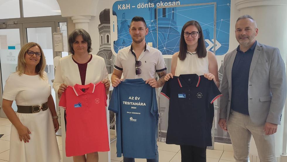 Zala vármegyében is átadták a K&H mozdulj! az év tesitanára díjakat Zala vármegyében is átadták a K&H mozdulj! az év tesitanára díjakat