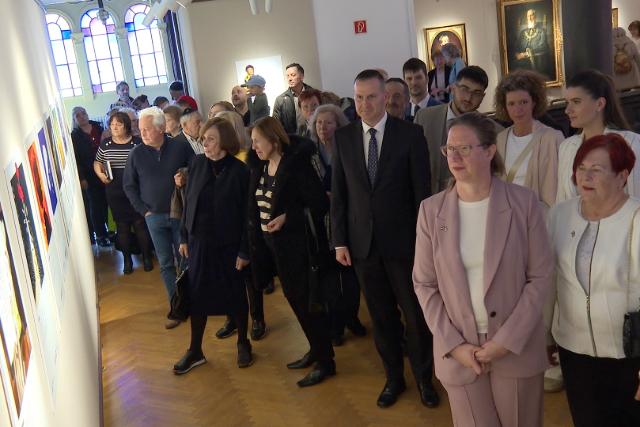 H�sn�k Izraelben - Ki�ll�t�smegnyit� az egykori zsinag�g�ban 