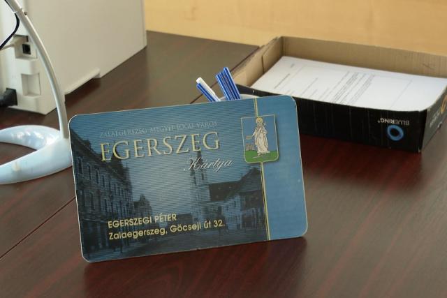 Kedvezm�nyek, kultur�lis programok, ingyenes parkol�s – minden, amit az Egerszeg K�rty�r�l tudni kell